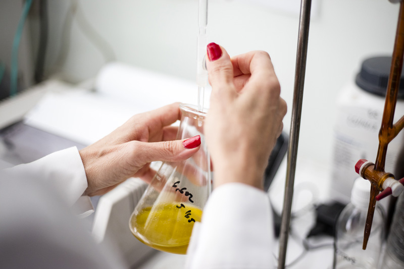 Laboratorio análisis aceite de oliva españa